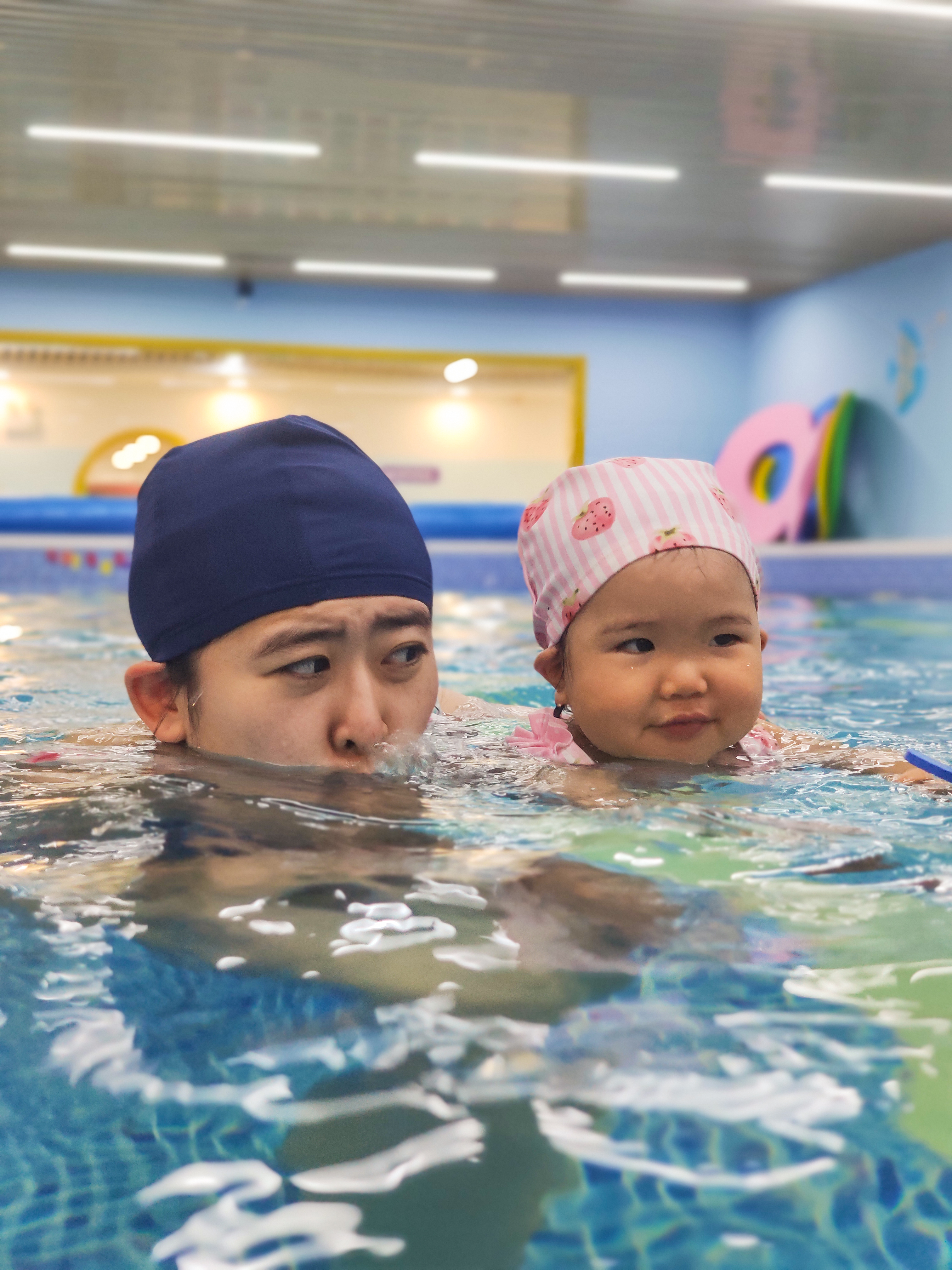 为什么天凉了带宝宝去游泳馆的家长却增多了